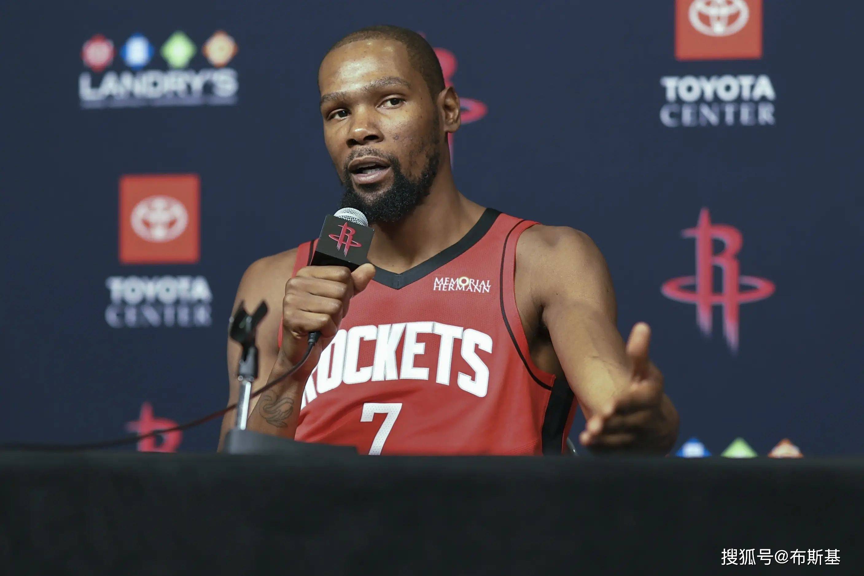 包含冲刺阶段迈阿密热火主帅复盘奥兰多魔术绝杀压哨备战NBA总决赛，这操作让人直呼：东契奇在老鹰比赛中伤愈复出的词条